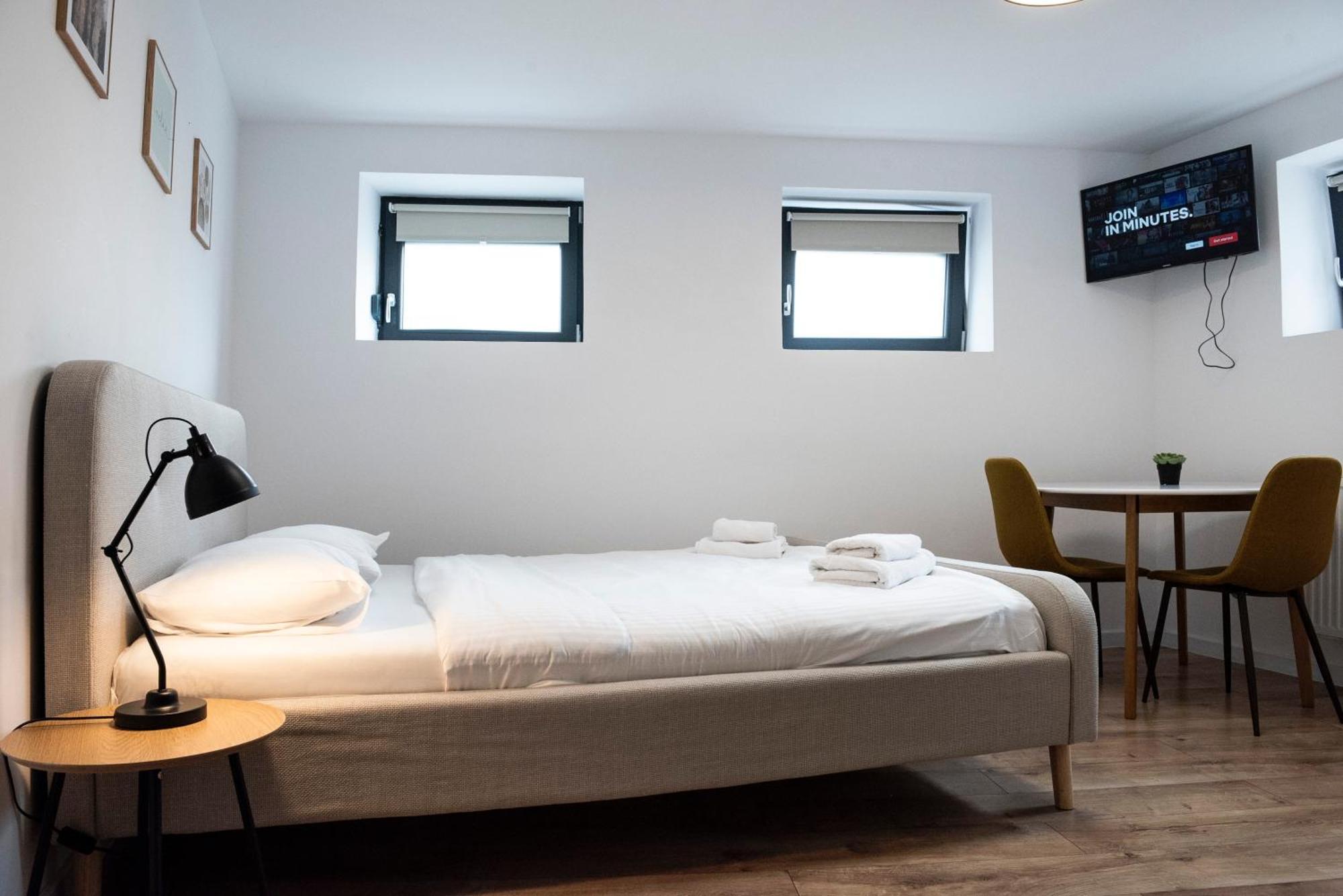 Lazynest Residence Bukarest Zimmer foto